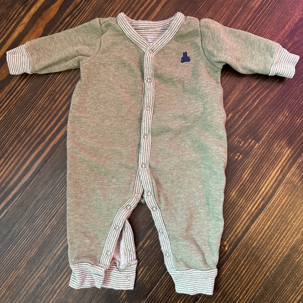 Gap super cute button up onesie